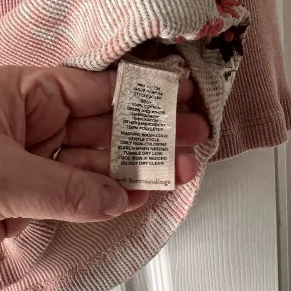 Soft Surroundings Pink Floral Embroidered Thermal Bell
Cuff Top Small - Picture 6 of 9